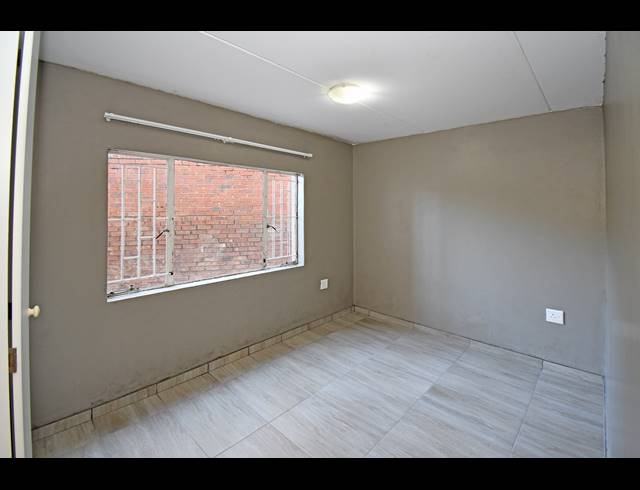 2 BEDROOM APARTMENT FOR SALE IN BLOUBOSRAND